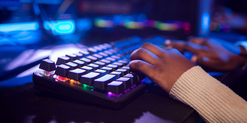 Image : les banques sont confrontées à plusieurs défis lorsqu'elles adoptent l'automatisation du marketing : confidentialité et gestion des données, sécurité, conformité réglementaire, formation des employés... © Getty Images