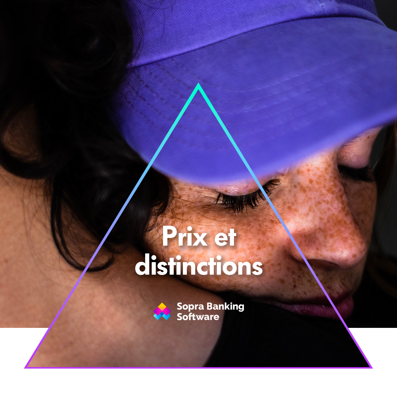 Une femme ferme les yeux et un triangle dans lequel est écrit